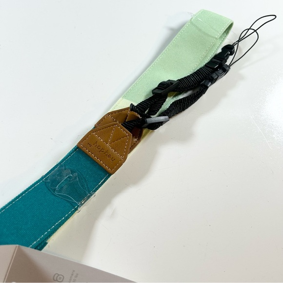 Target Heyday Jade and Blue Camera Strap - Never Used - Picture 2 of 14